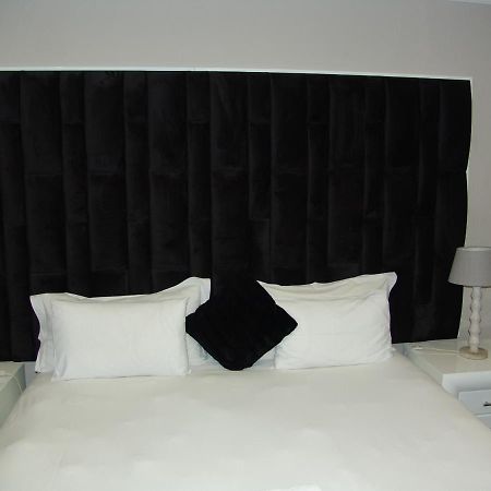 African Moon Corporate House Kempton Park Extérieur photo