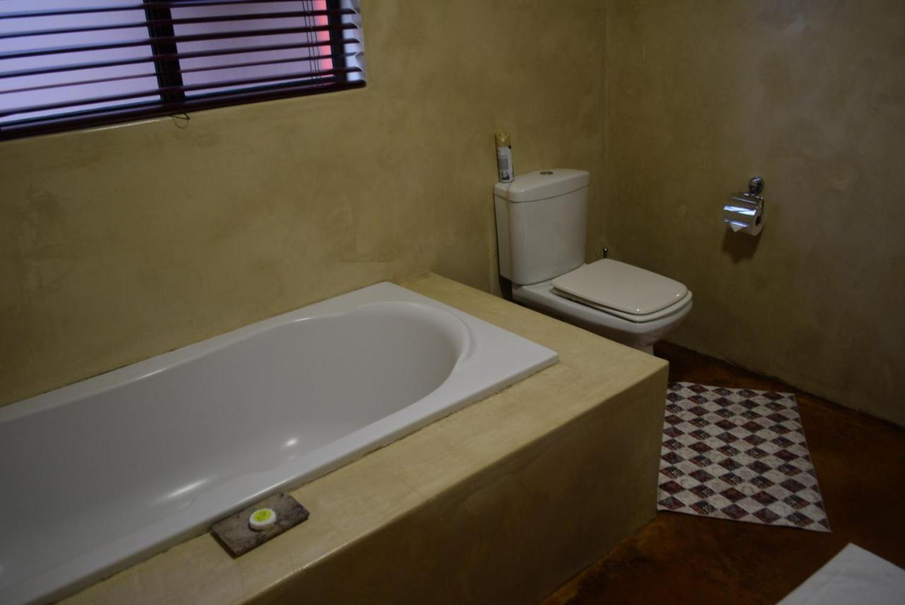 African Moon Corporate House Kempton Park Extérieur photo