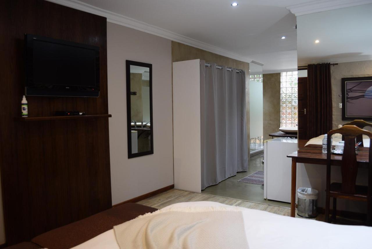 African Moon Corporate House Kempton Park Extérieur photo