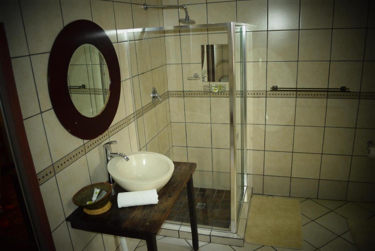 African Moon Corporate House Kempton Park Extérieur photo