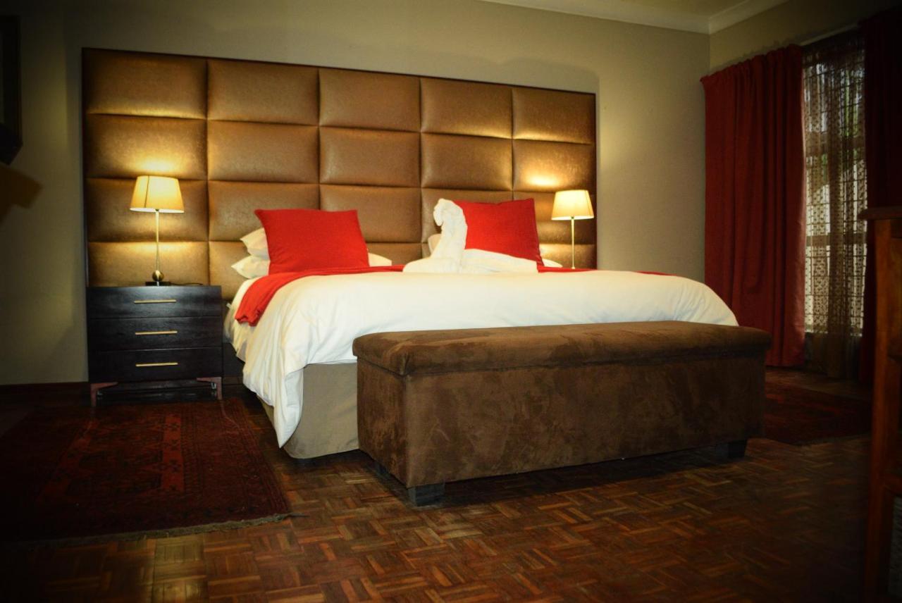 African Moon Corporate House Kempton Park Extérieur photo