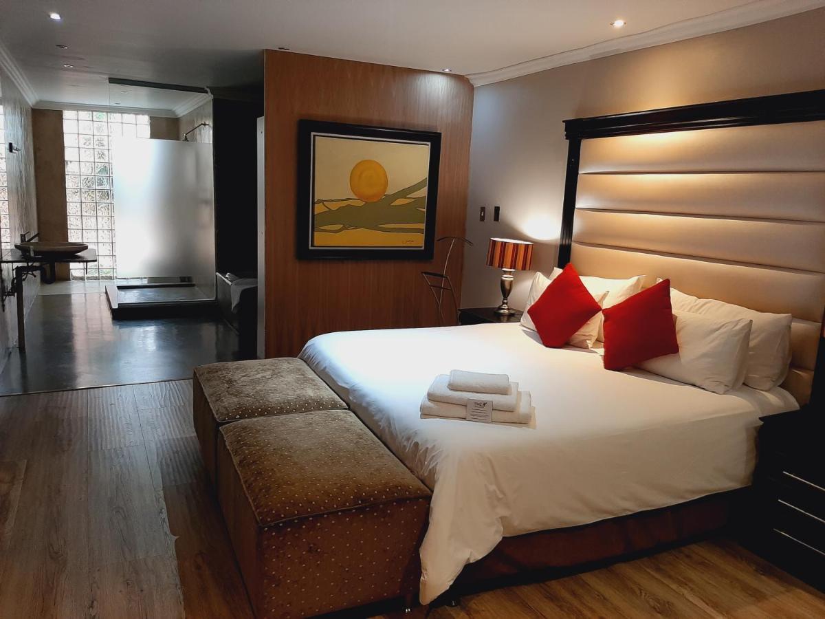 African Moon Corporate House Kempton Park Extérieur photo