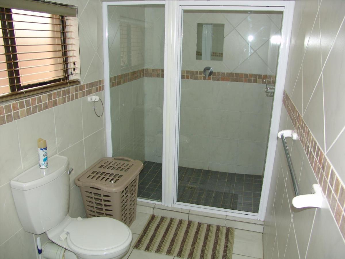 African Moon Corporate House Kempton Park Extérieur photo