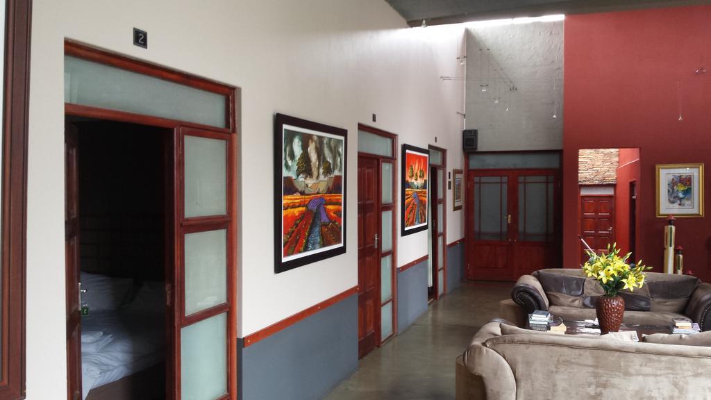 African Moon Corporate House Kempton Park Extérieur photo