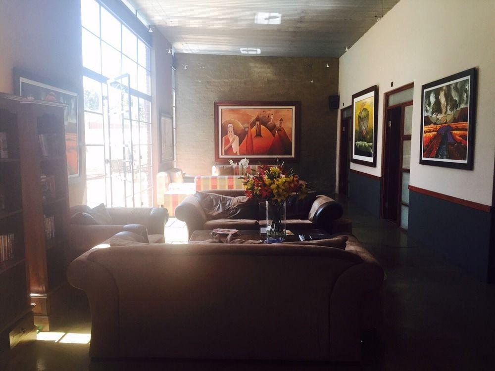 African Moon Corporate House Kempton Park Extérieur photo