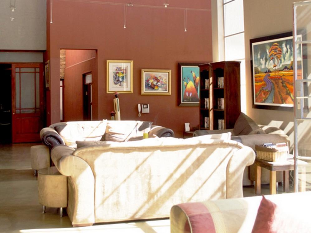 African Moon Corporate House Kempton Park Extérieur photo