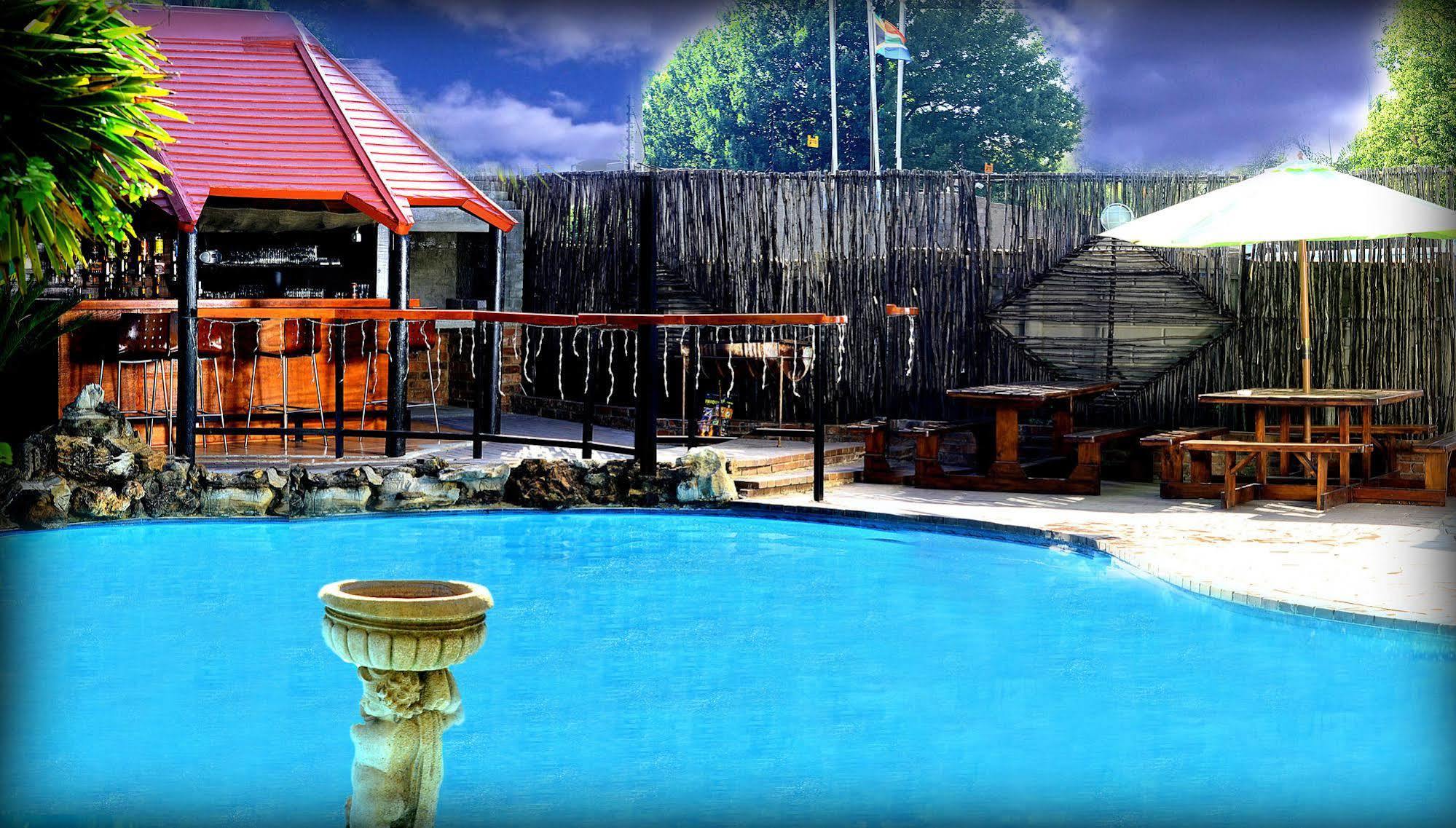 African Moon Corporate House Kempton Park Extérieur photo